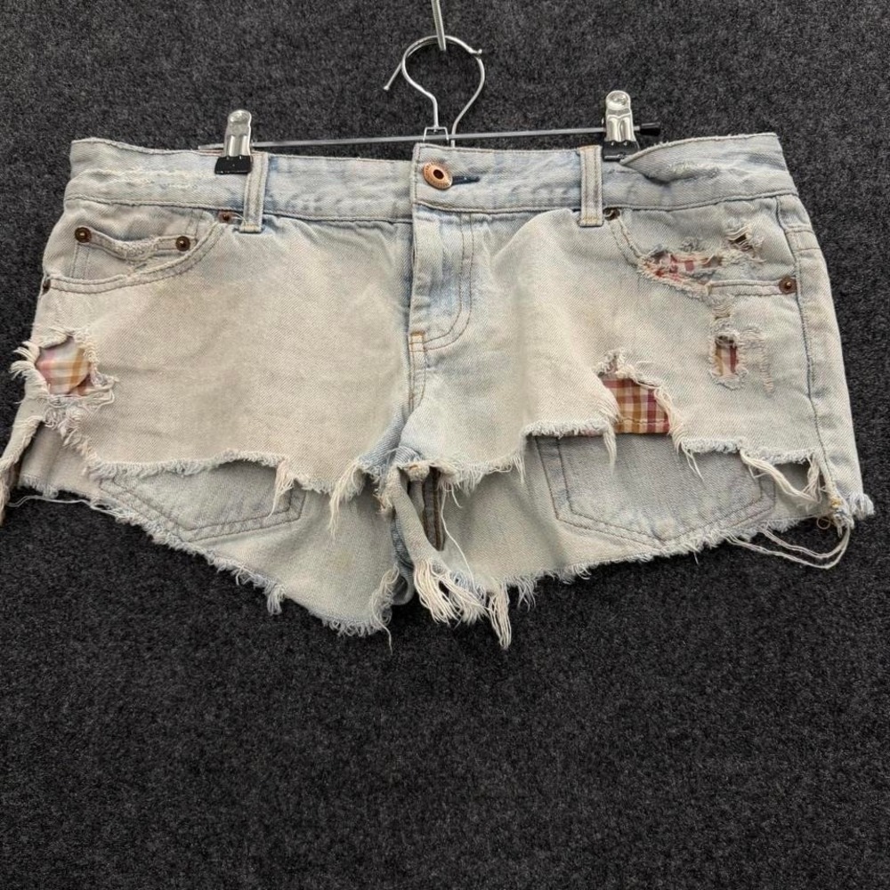 Women's Size 8 Light Wash Plaid Patch Distressed Denim Jorts Y2K Cutoffs